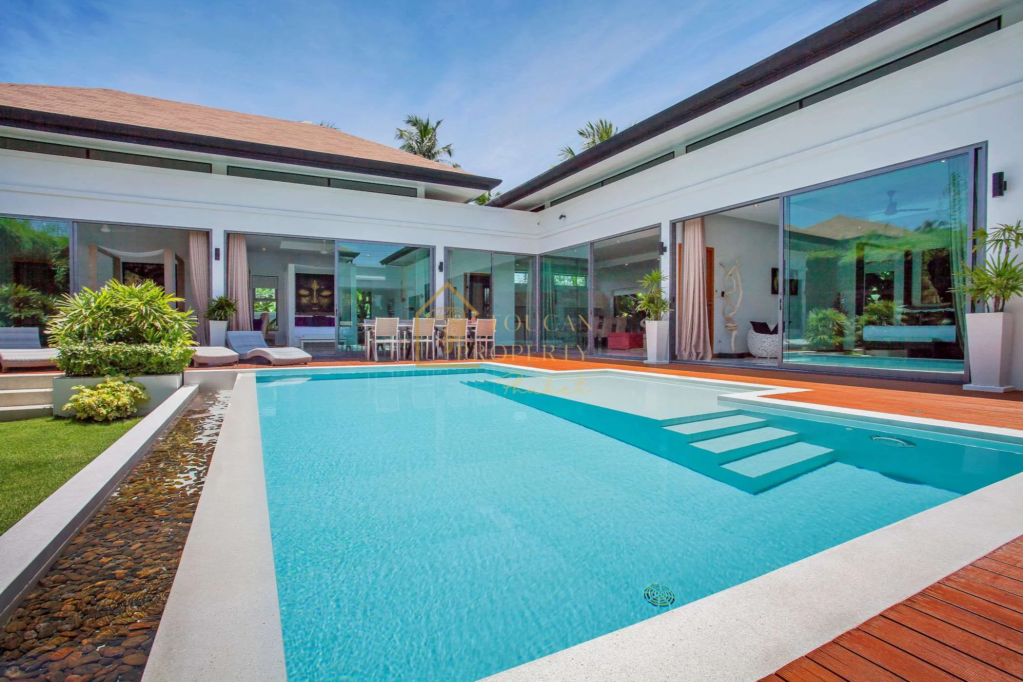 Modern Pool Villa for Sale 4 Bedrooms in Phuket Rawai